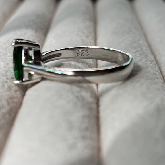 R010 | Emerald CZ Pear Cut Stone Ring - Picture 6 of 6